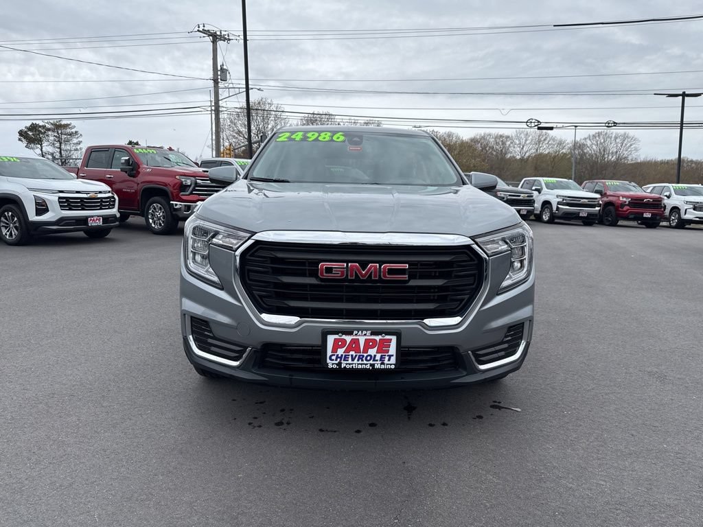 Used 2024 GMC Terrain SLE AWD/4WD image 9