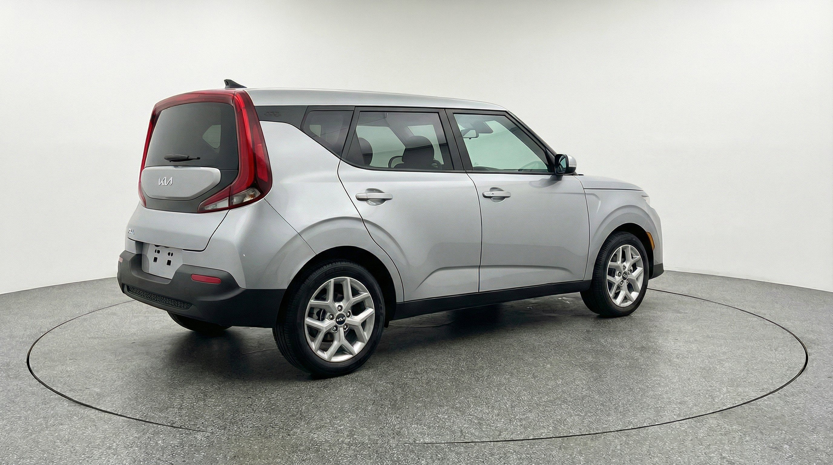 Used 2025 Kia Soul LX w/ LX Technology Package image 9
