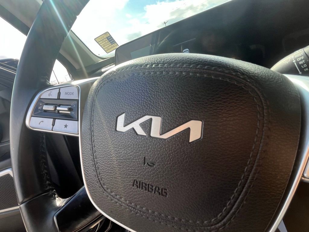 Used 2024 Kia Telluride LX image 32