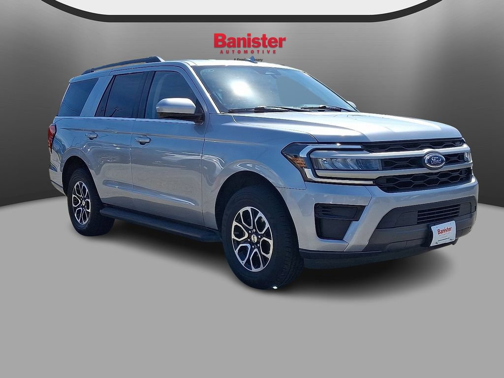 Used 2024 Ford Expedition XLT AWD/4WD image 3