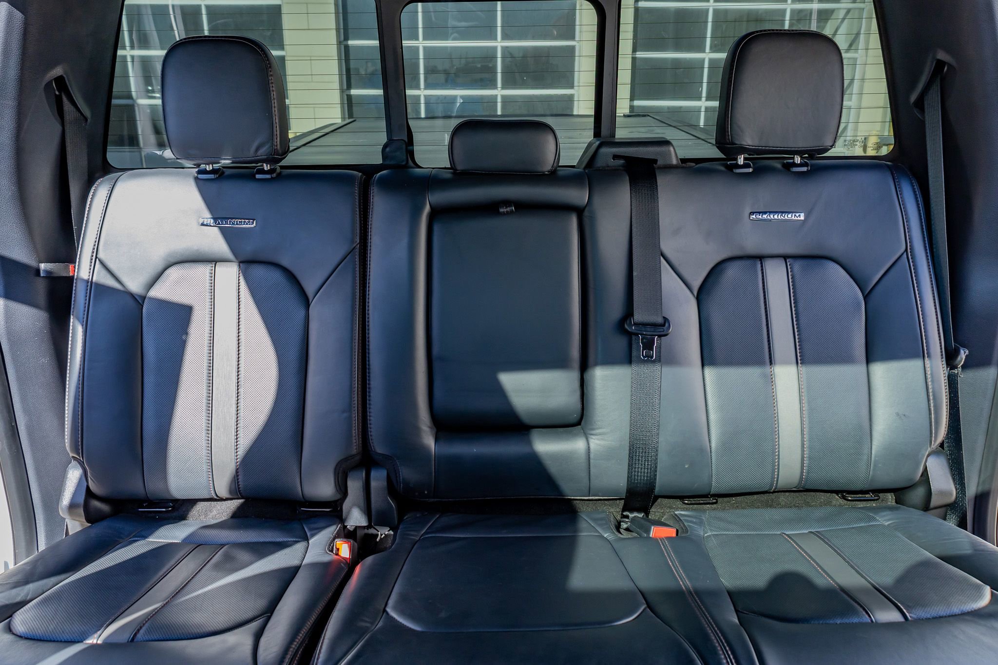 Used 2022 Ford F350 Platinum w/ FX4 Off-Road Package image 31