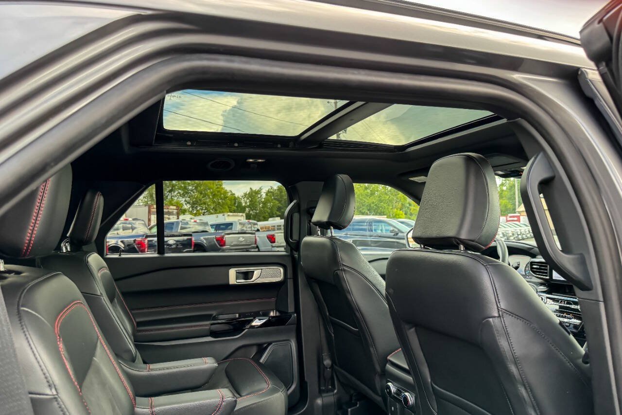 Used 2023 Ford Explorer ST-Line w/ Class IV Trailer Tow Package AWD/4WD image 17