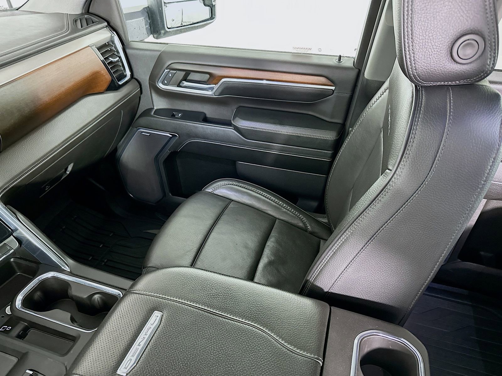 Used 2024 GMC Sierra 3500 Denali image 26