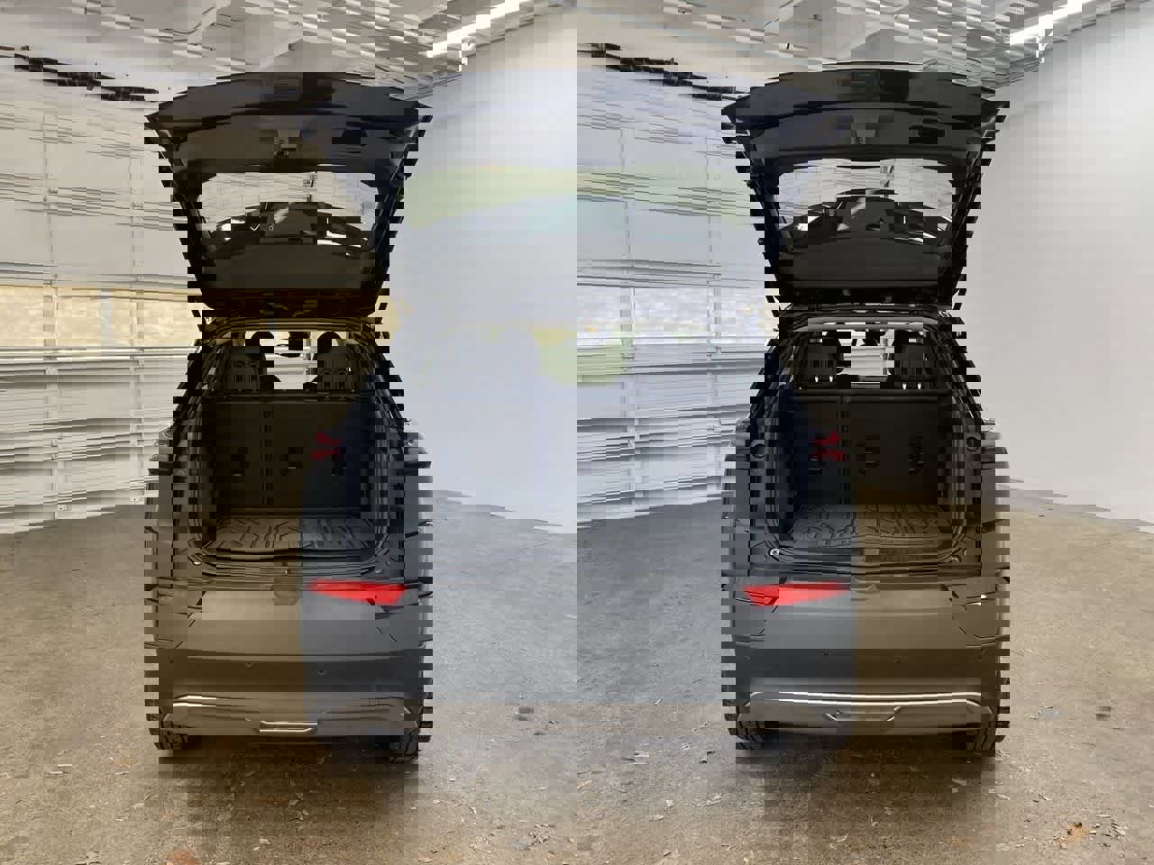 Used 2023 Chevrolet Bolt EUV LT w/ Convenience Package image 28