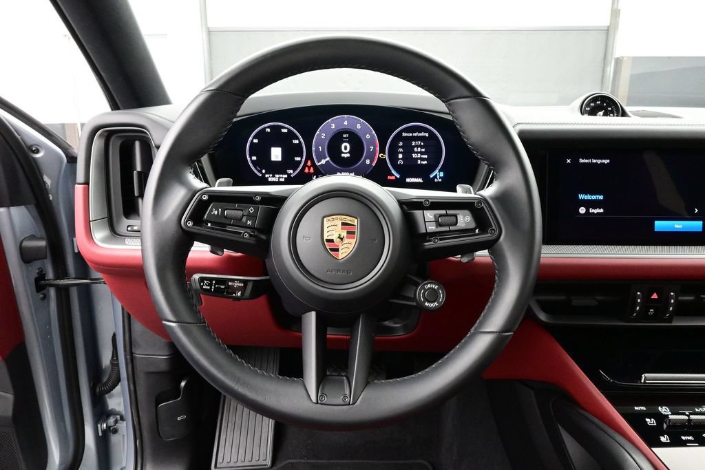 Certified 2025 Porsche Cayenne Coupe AWD/4WD image 8