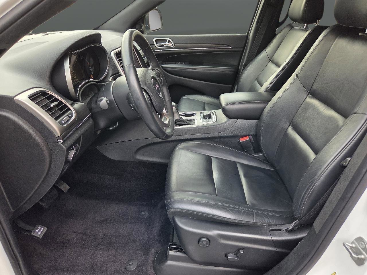 Used 2018 Jeep Grand Cherokee Limited AWD/4WD image 9