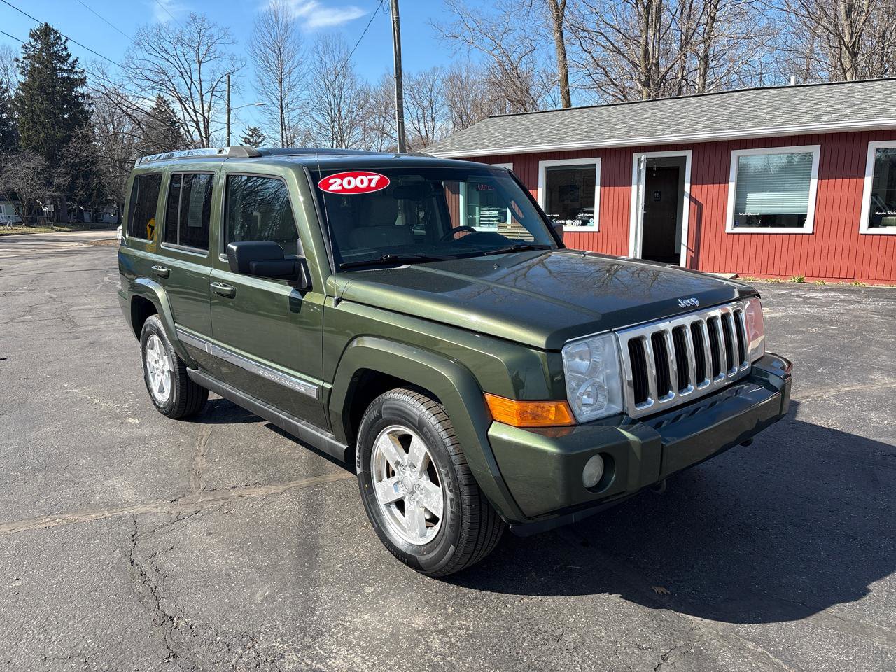 Used 2007 Jeep Commander Limited w/ Trailer Tow Group IV image 2