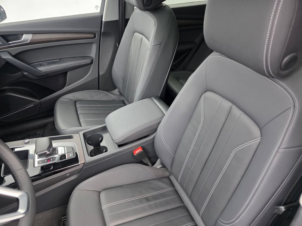 Used 2023 Audi Q5 2.0T Premium Plus w/ Premium Plus Package AWD/4WD image 12