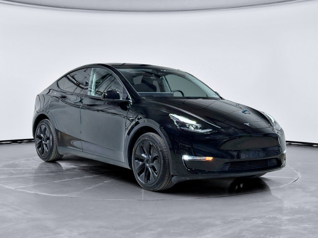 Used 2025 Tesla Model Y Long Range AWD/4WD image 4