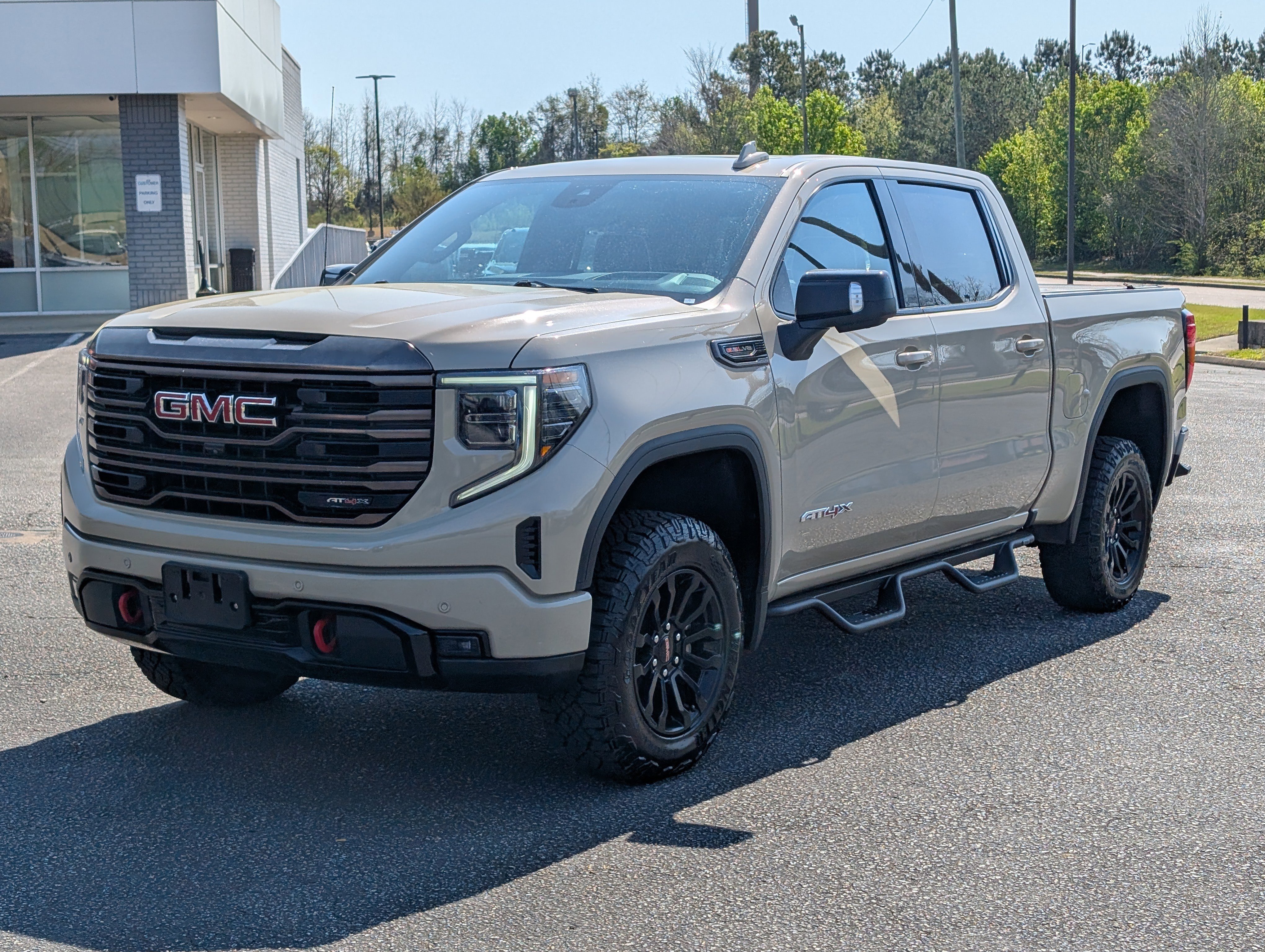 Used 2023 GMC Sierra 1500 AT4X image 2