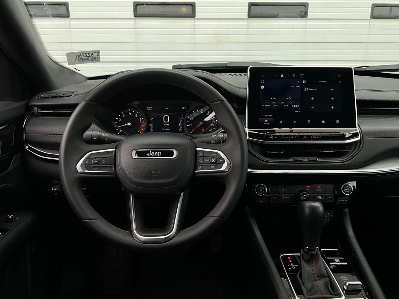 Used 2025 Jeep Compass Trailhawk image 13