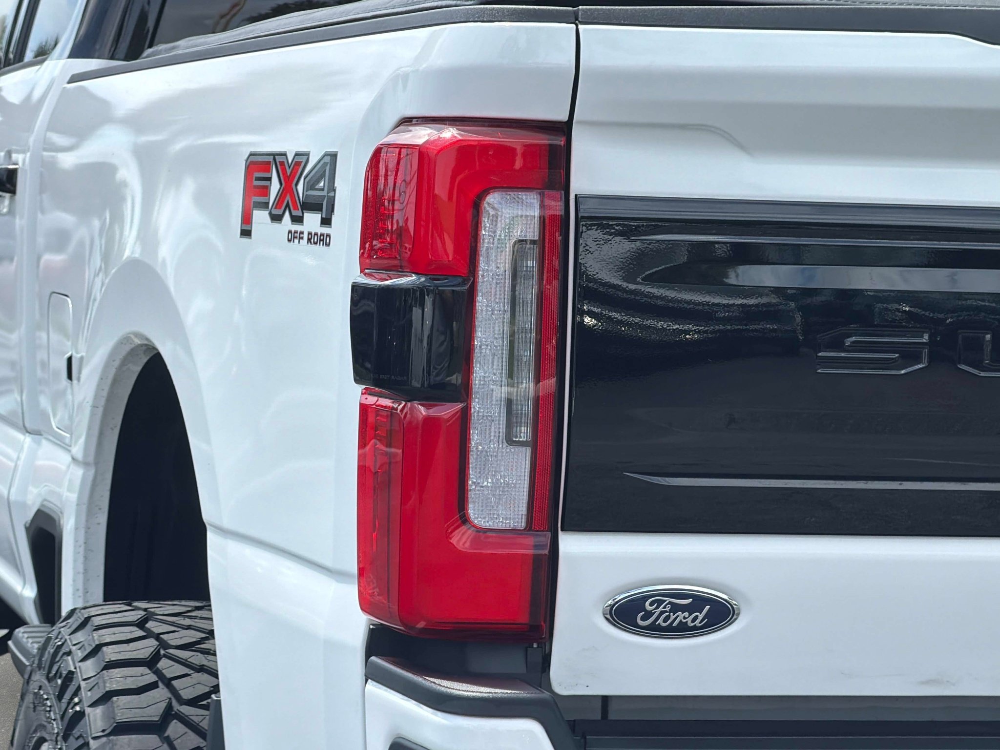 Used 2025 Ford F250 Platinum AWD/4WD image 7