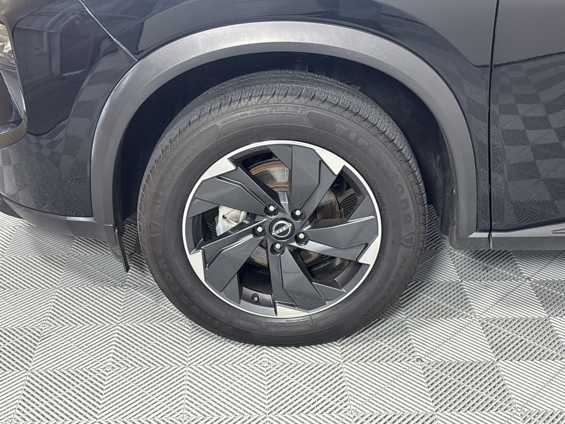 Used 2024 Nissan Rogue SV FWD image 12