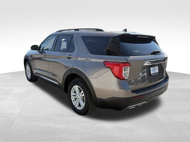 Used 2021 Ford Explorer XLT w/ Equipment Group 202A AWD/4WD image 11