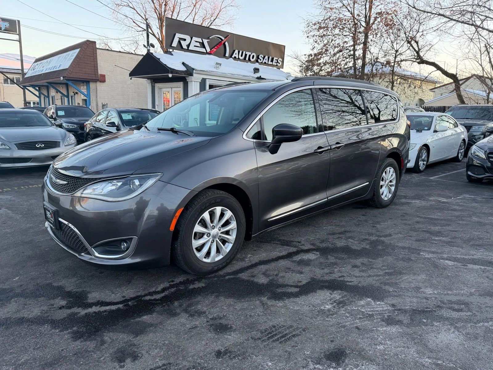 Used 2017 Chrysler Pacifica Touring-L