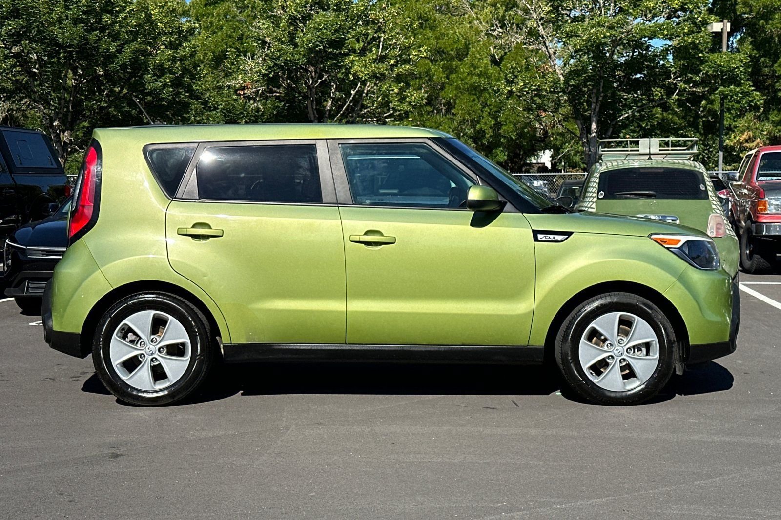 Used 2016 Kia Soul FWD image 3