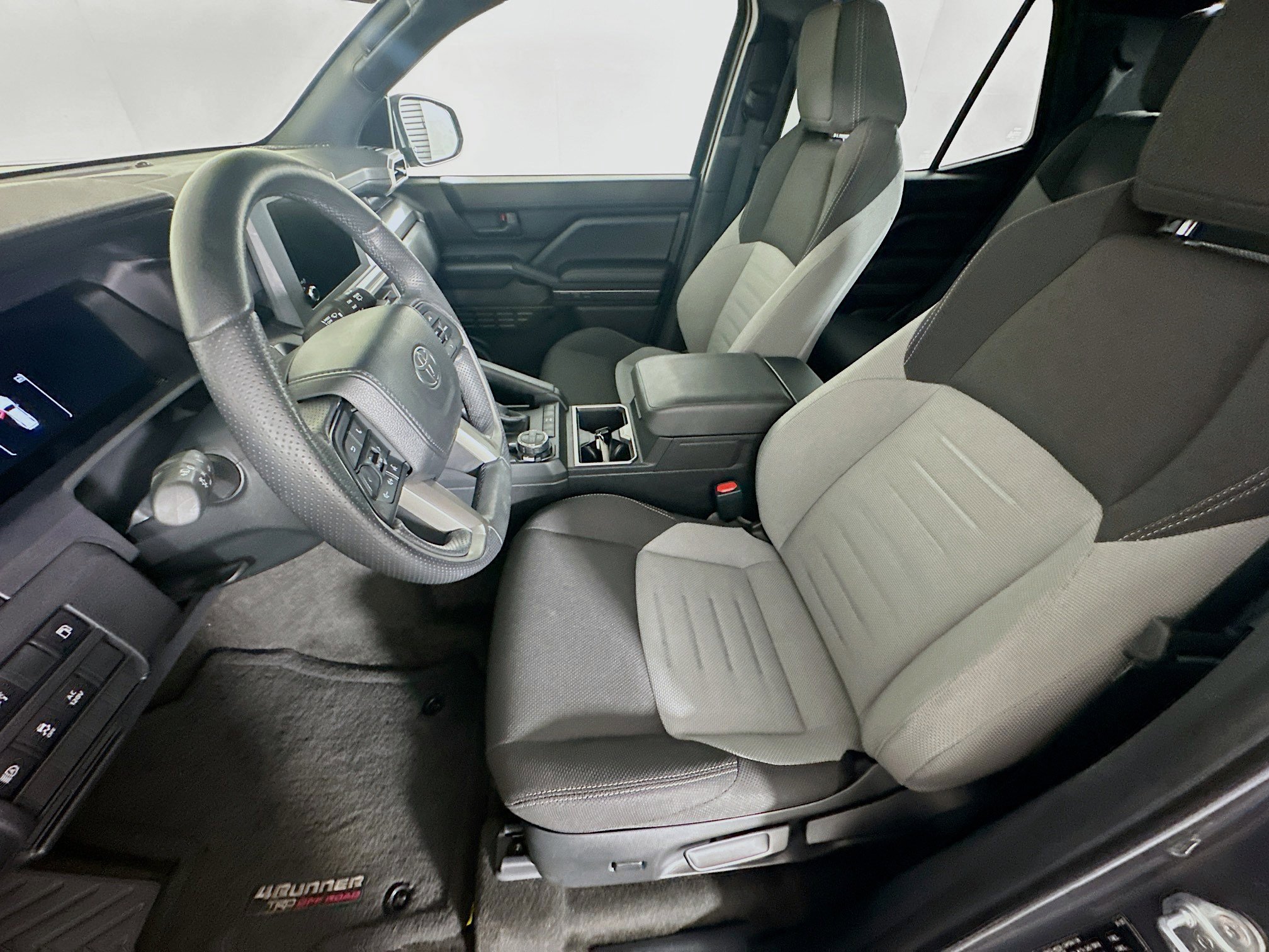 Used 2025 Toyota 4Runner TRD Off-Road image 13