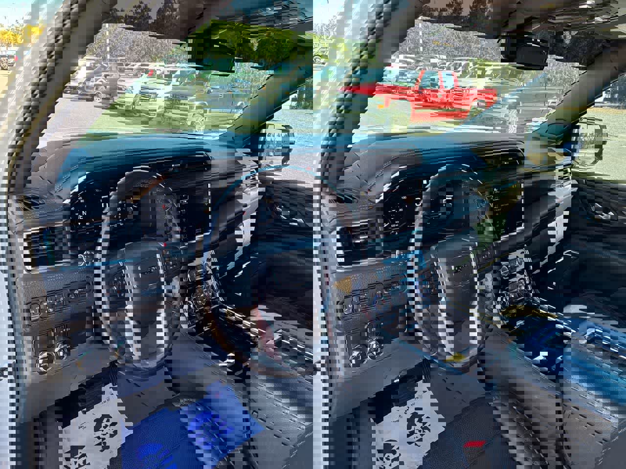 Used 2022 GMC Yukon XL Denali image 10