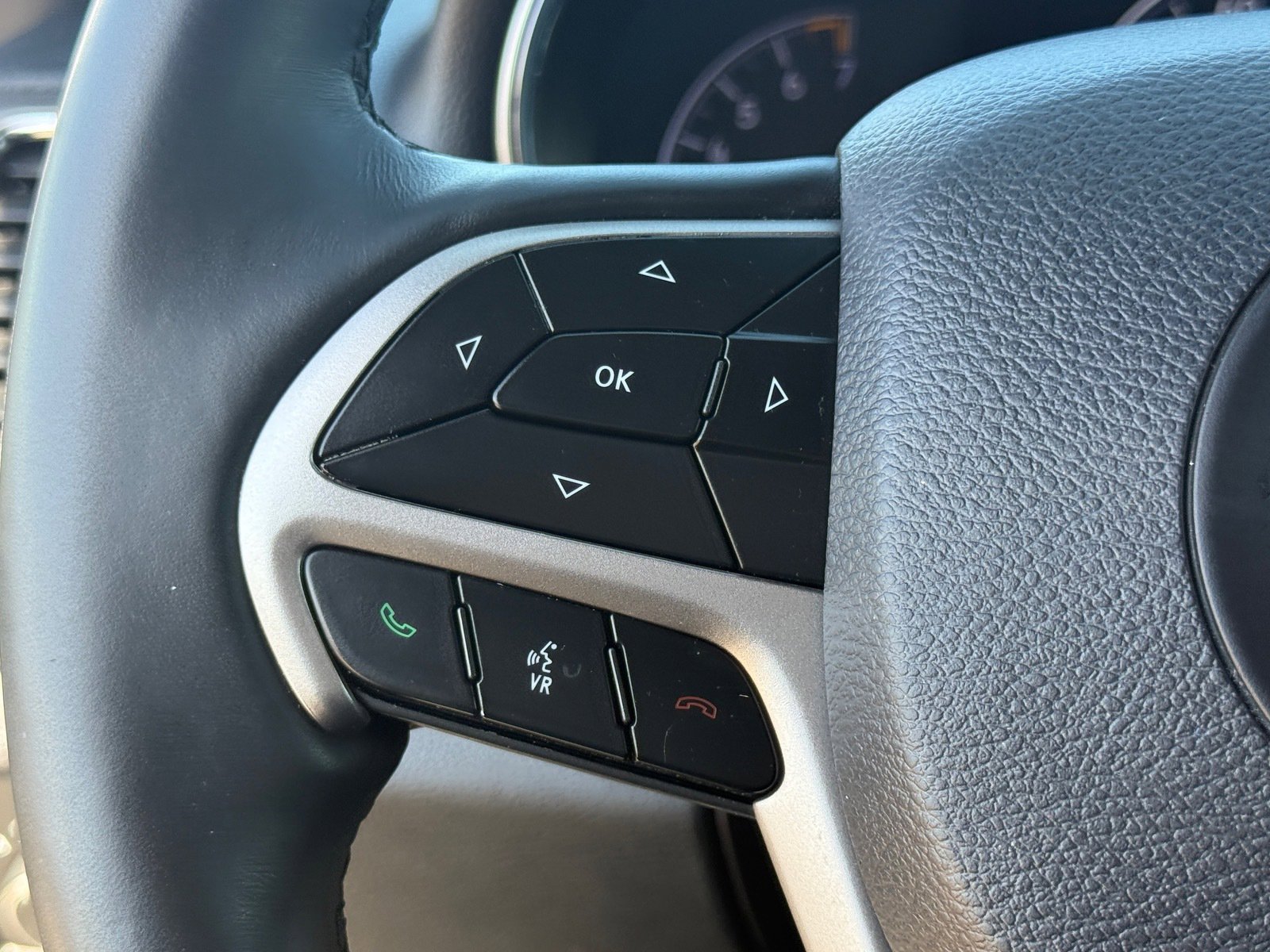 Used 2019 Jeep Grand Cherokee Limited w/ Luxury Group II RWD image 14