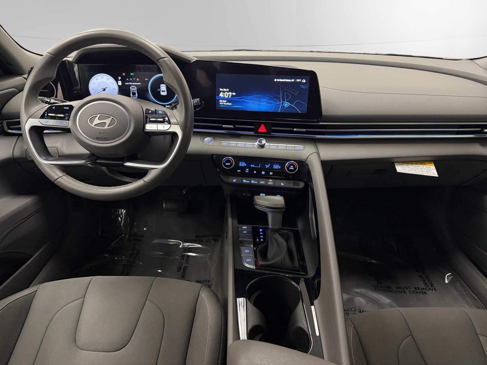 Certified 2024 Hyundai Elantra SEL w/ Convenience Package FWD image 10