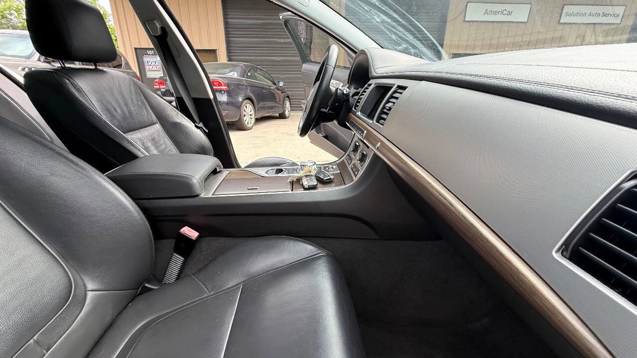 Used 2013 Jaguar XF RWD image 83