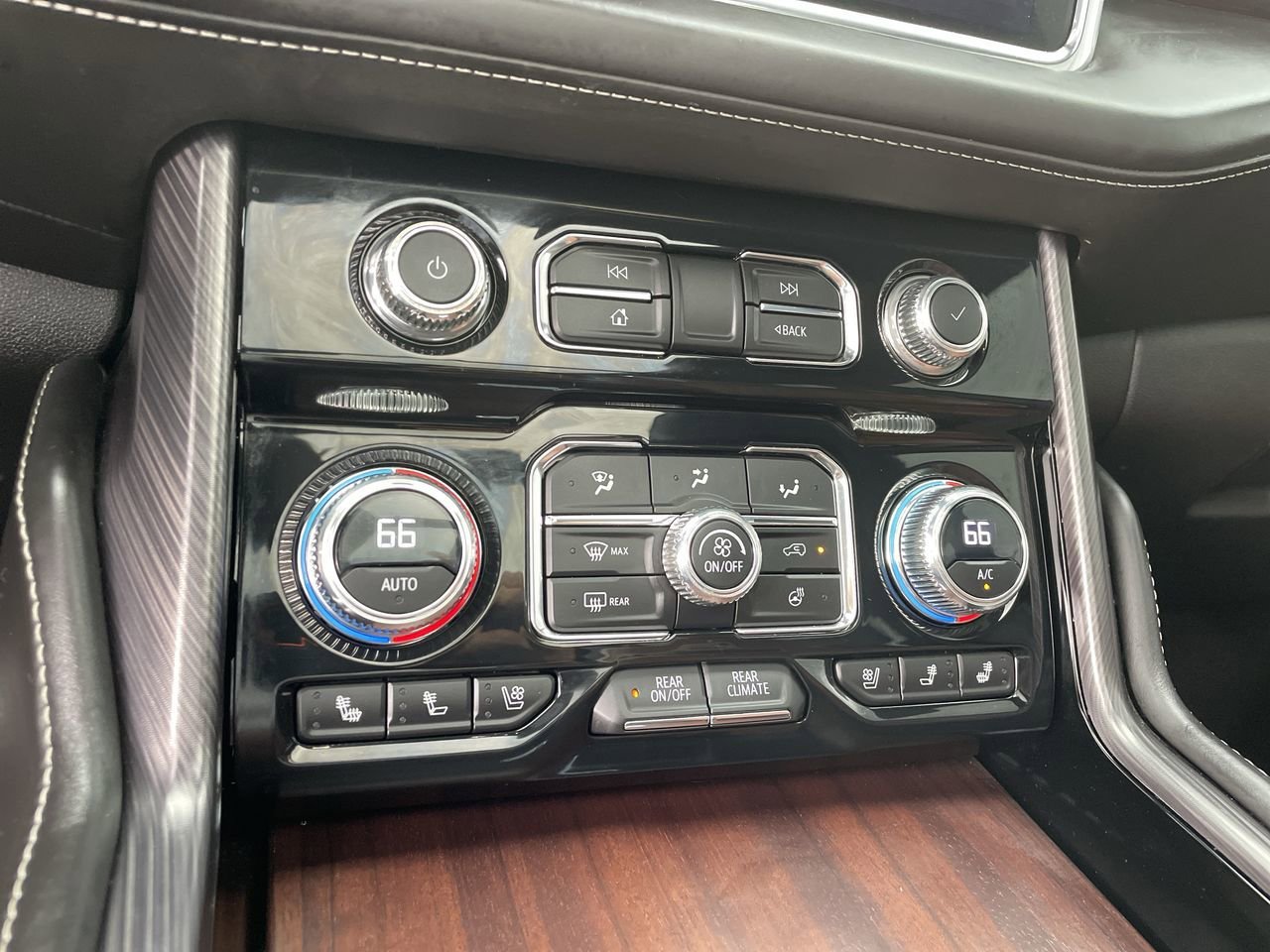 Used 2023 GMC Yukon Denali Ultimate w/ LPO, Floor Liner Package image 26