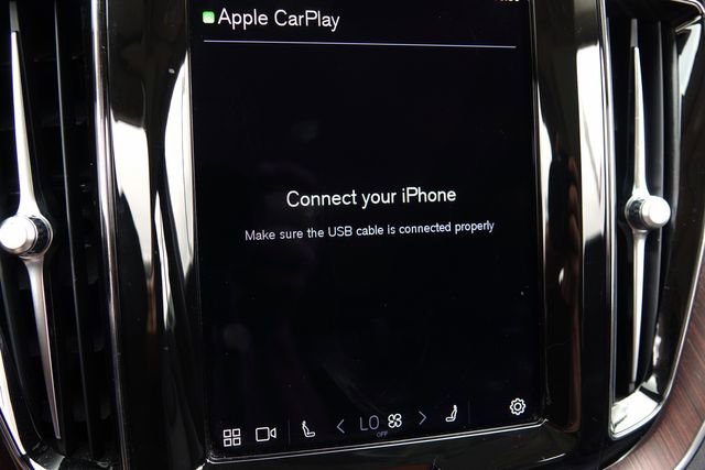 Used 2023 Volvo XC60 B5 Plus image 37