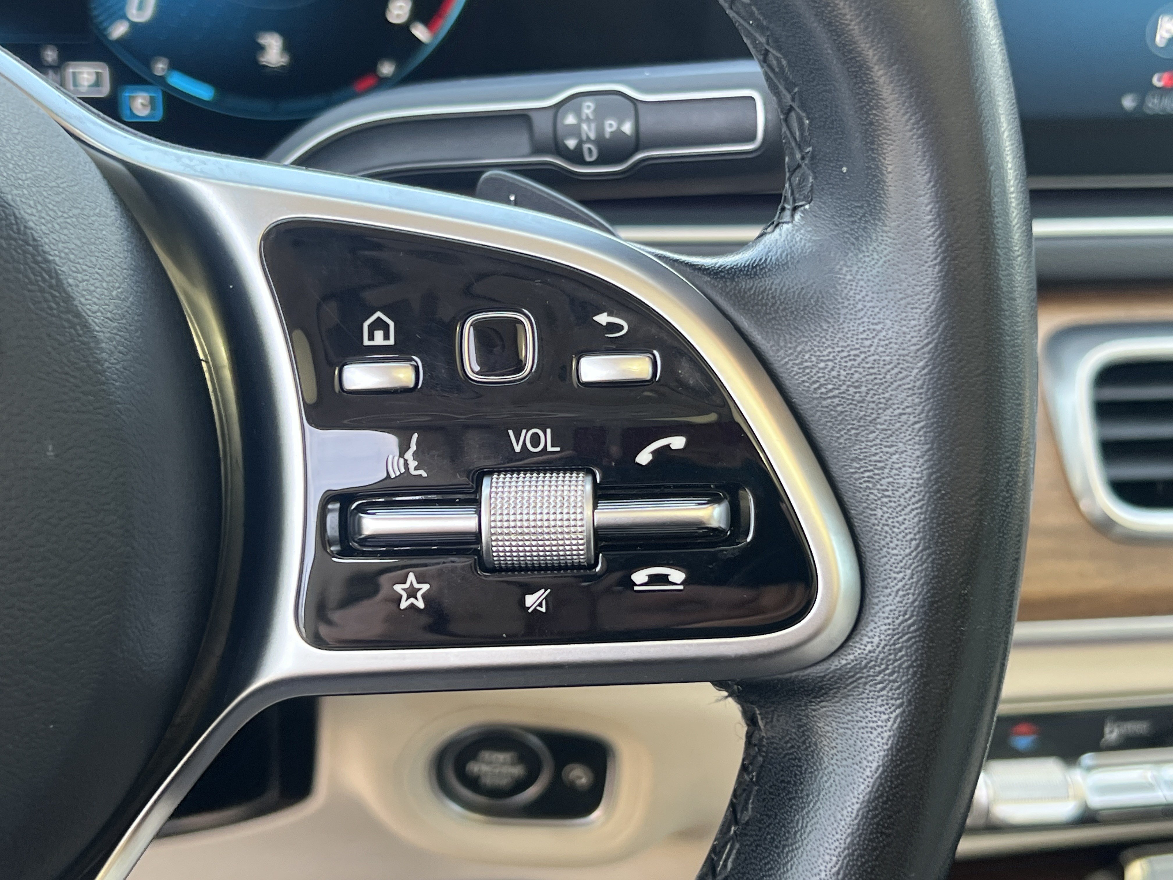 Used 2022 Mercedes-Benz GLE 350 4MATIC w/ 3rd Row Seat Package image 32