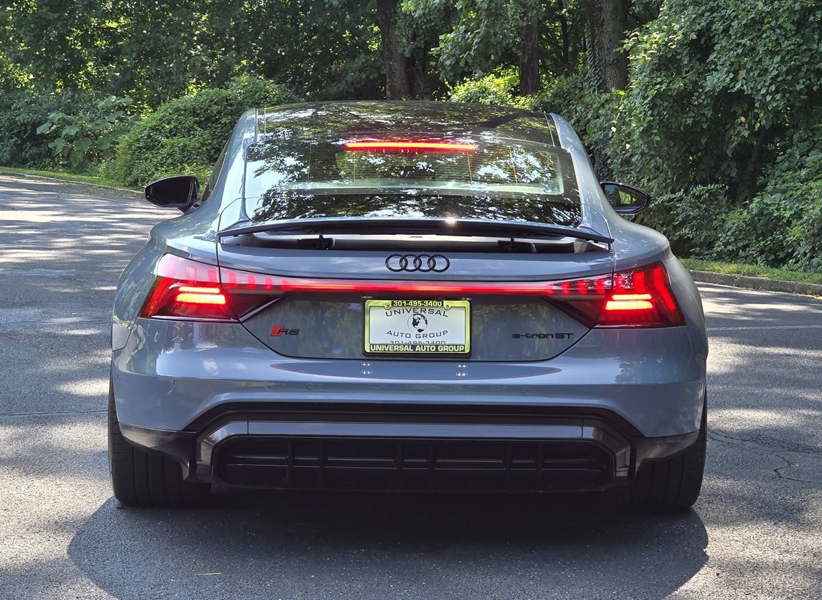 Used 2022 Audi RS e-tron GT w/ Carbon Performance Package AWD/4WD image 5