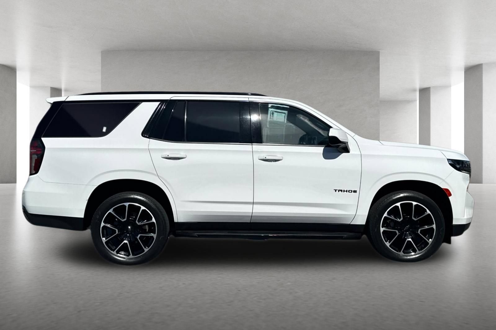 Used 2022 Chevrolet Tahoe RST RWD image 3