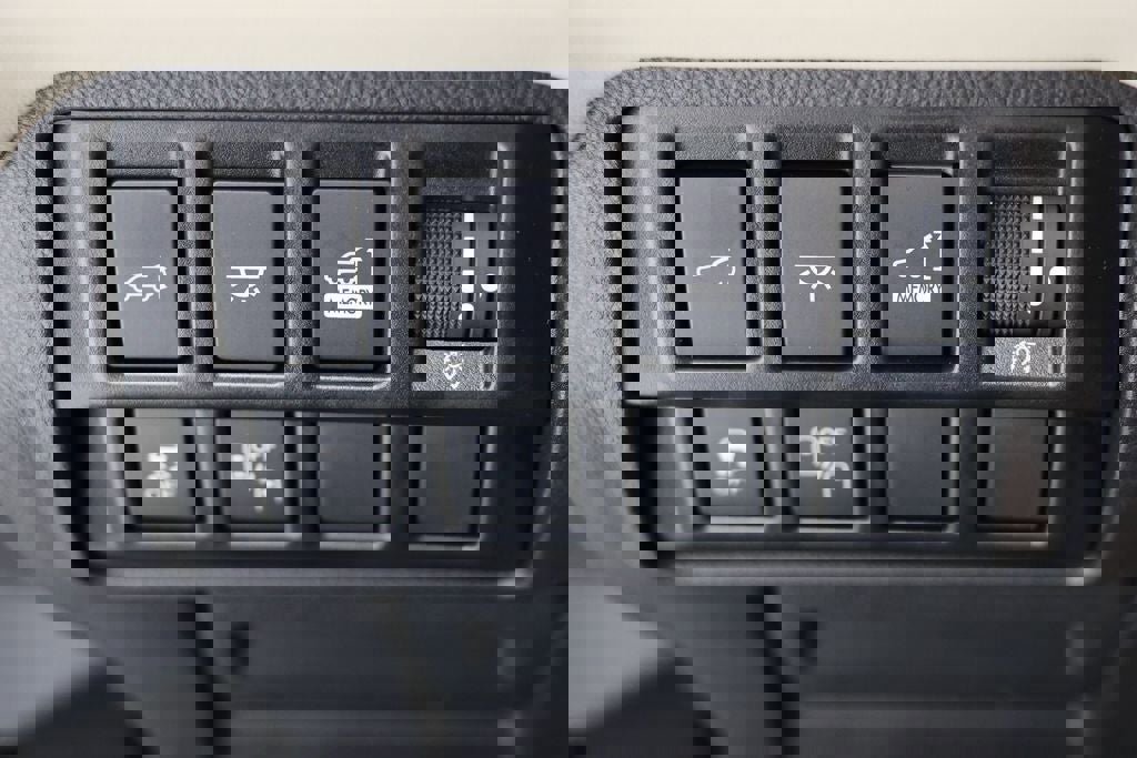 Used 2022 Subaru Ascent Limited w/ Technology Package image 28