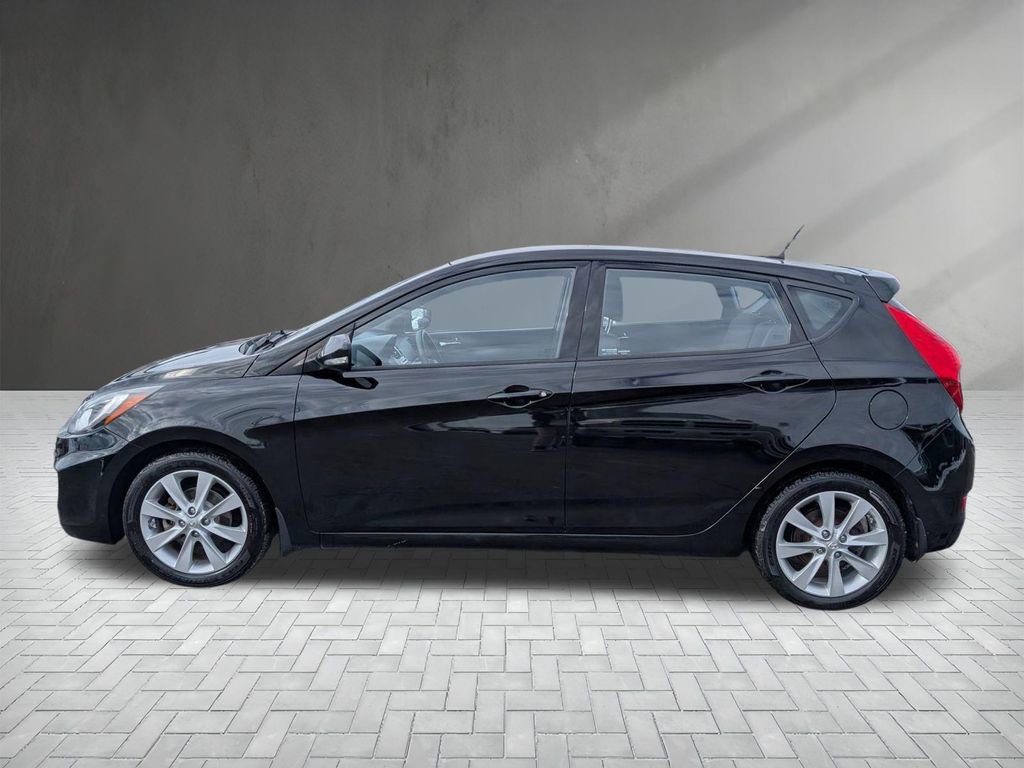 Used 2013 Hyundai Accent SE image 7