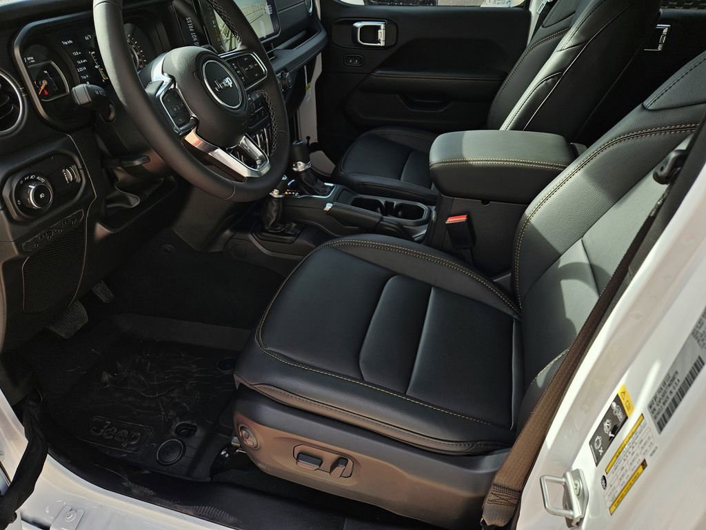 New 2026 Jeep Wrangler Unlimited Sahara AWD/4WD image 14