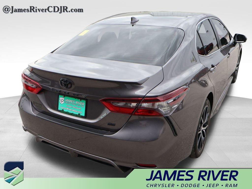 Used 2022 Toyota Camry SE image 5