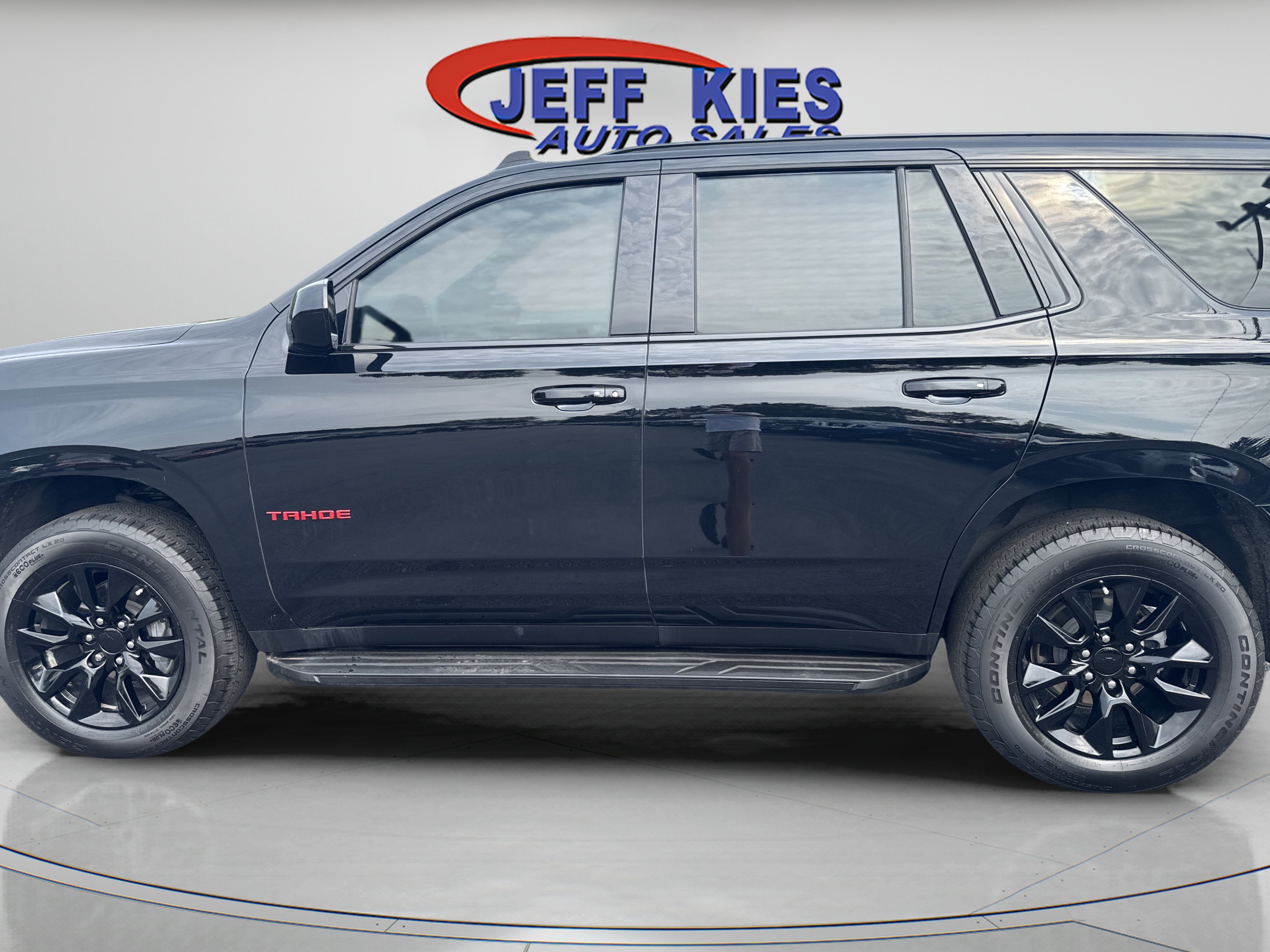 Used 2024 Chevrolet Tahoe LS AWD/4WD image 9
