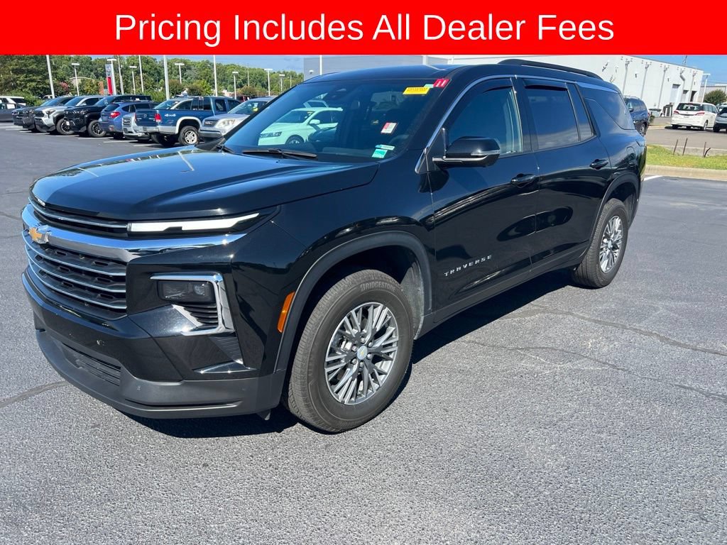 Used 2024 Chevrolet Traverse LT w/ Trailering Package AWD/4WD image 7