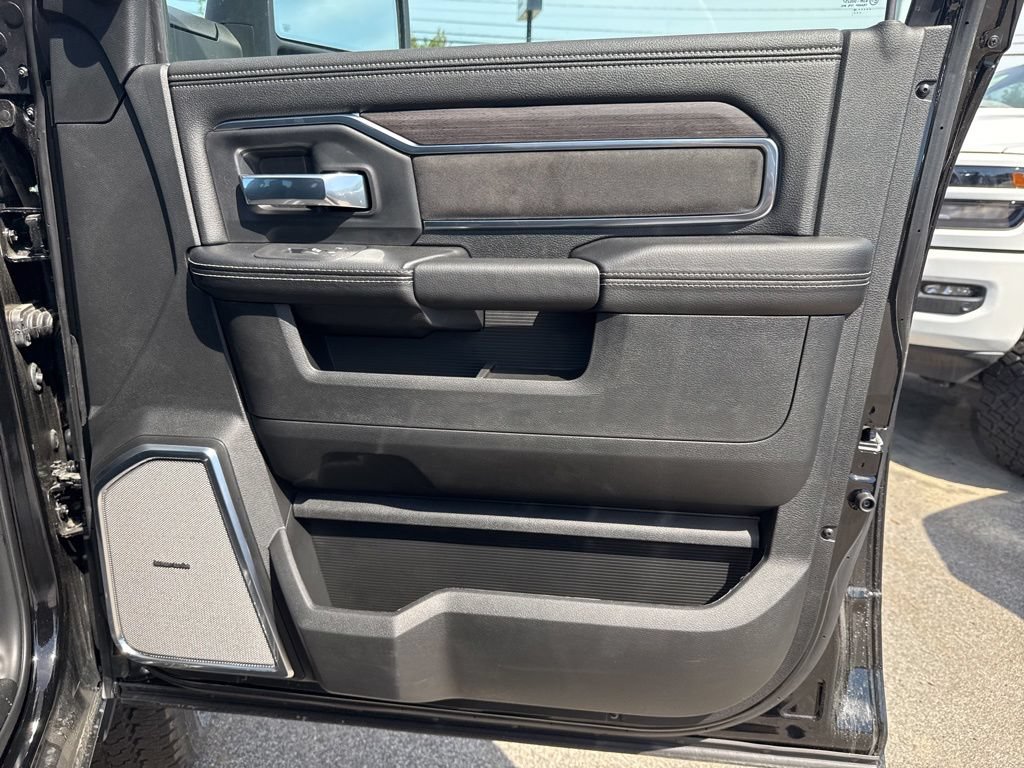 New 2026 RAM 2500 Laramie AWD/4WD image 29