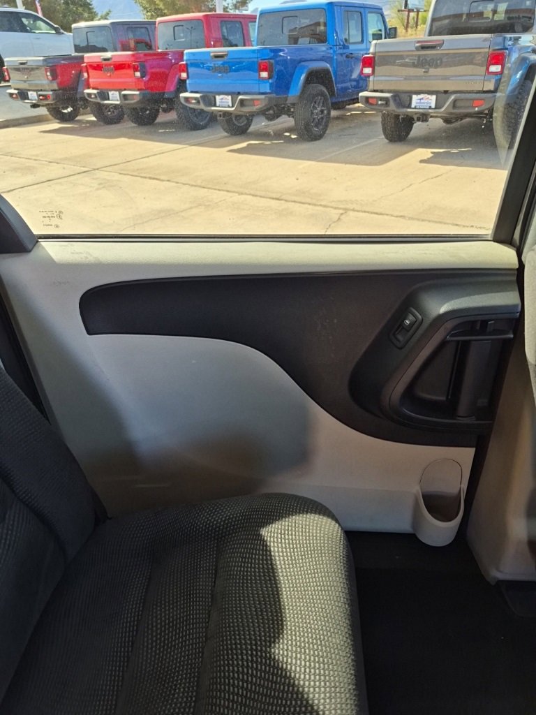 Used 2020 Dodge Grand Caravan SE w/ UConnect Hands-Free Group image 15