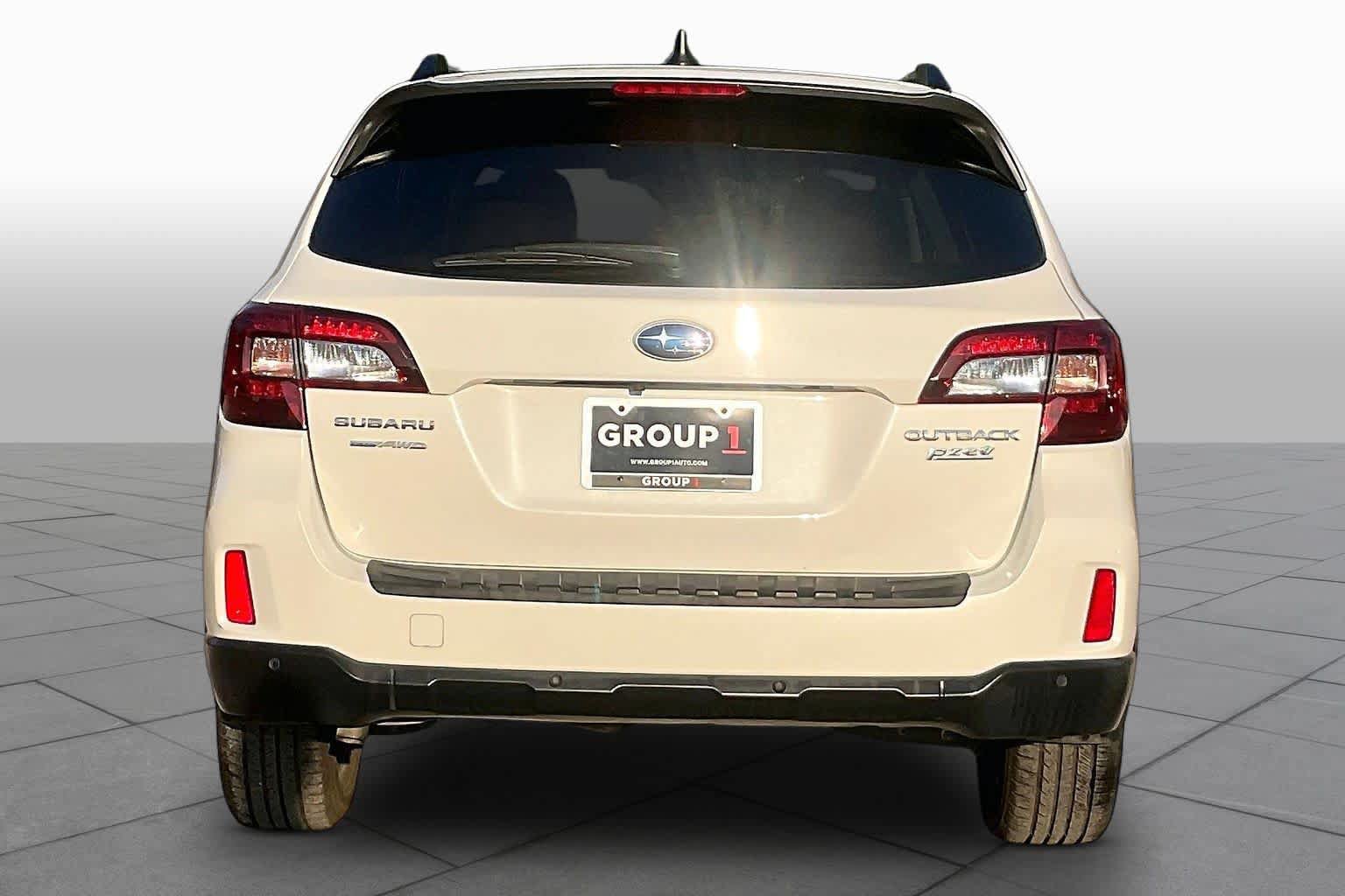 Used 2017 Subaru Outback 2.5i Touring w/ Popular Package #5A AWD/4WD image 5