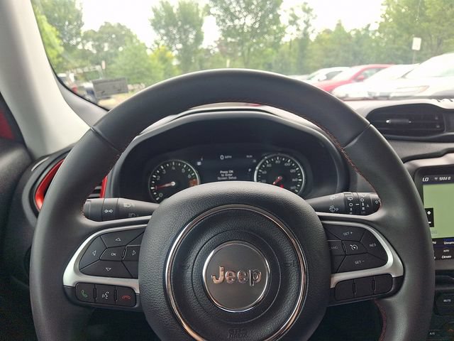 Used 2023 Jeep Renegade Trailhawk AWD/4WD image 19