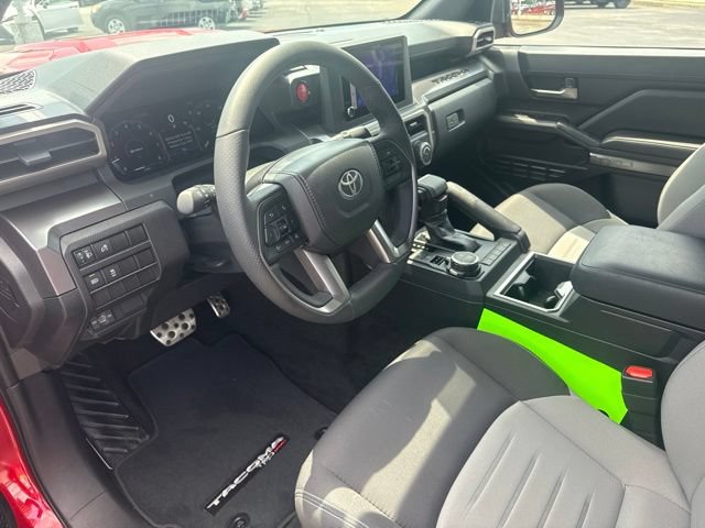Used 2025 Toyota Tacoma TRD Sport AWD/4WD image 23