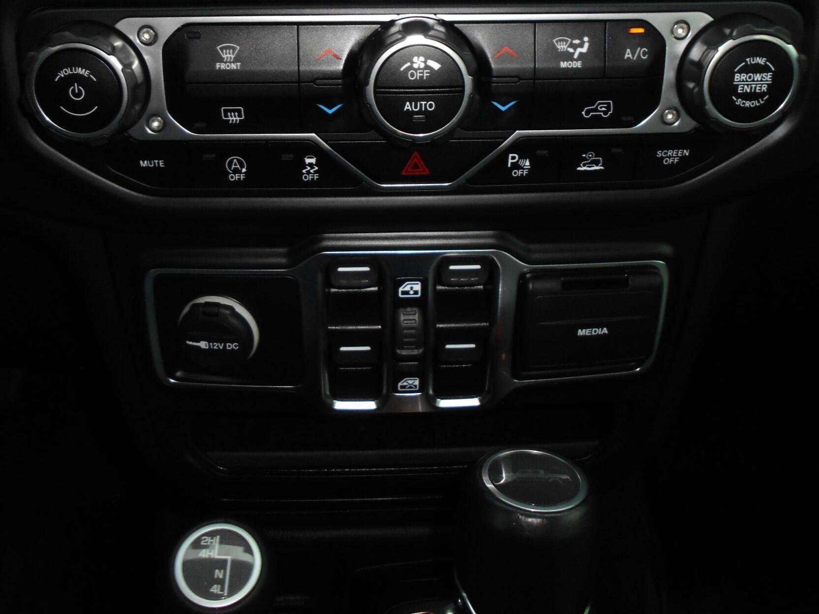 Certified 2021 Jeep Gladiator Overland AWD/4WD image 15