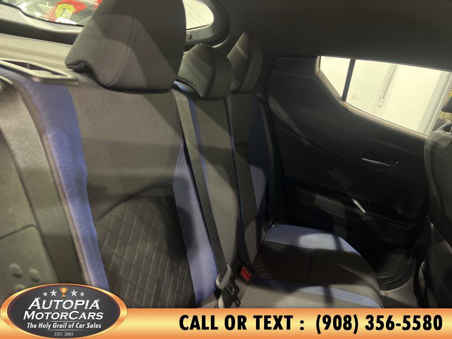 Used 2022 Toyota C-HR XLE FWD image 16