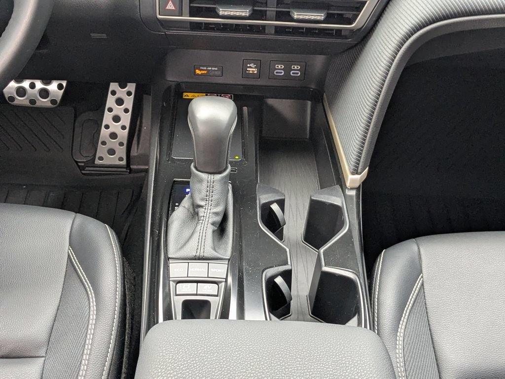 Certified 2025 Toyota Camry SE FWD image 19