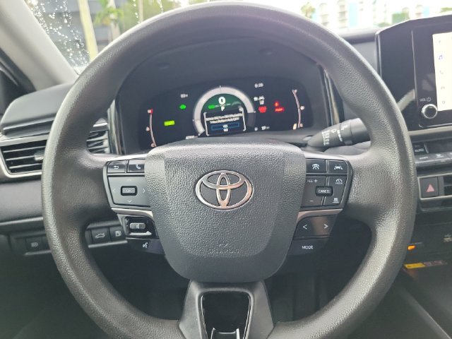 Used 2025 Toyota Camry LE FWD image 14