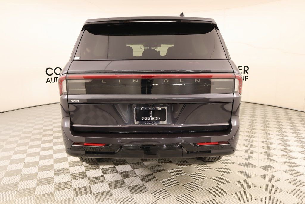 New 2025 Lincoln Navigator Reserve image 24