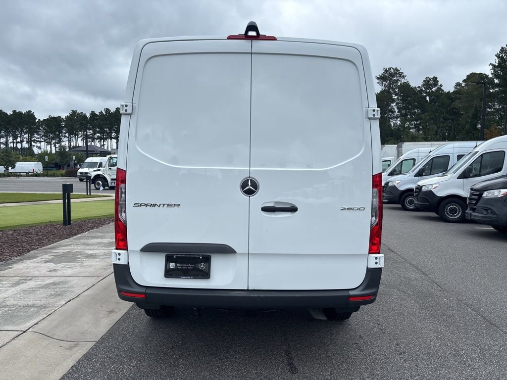 Used 2023 Mercedes-Benz Sprinter 144 Cargo image 4