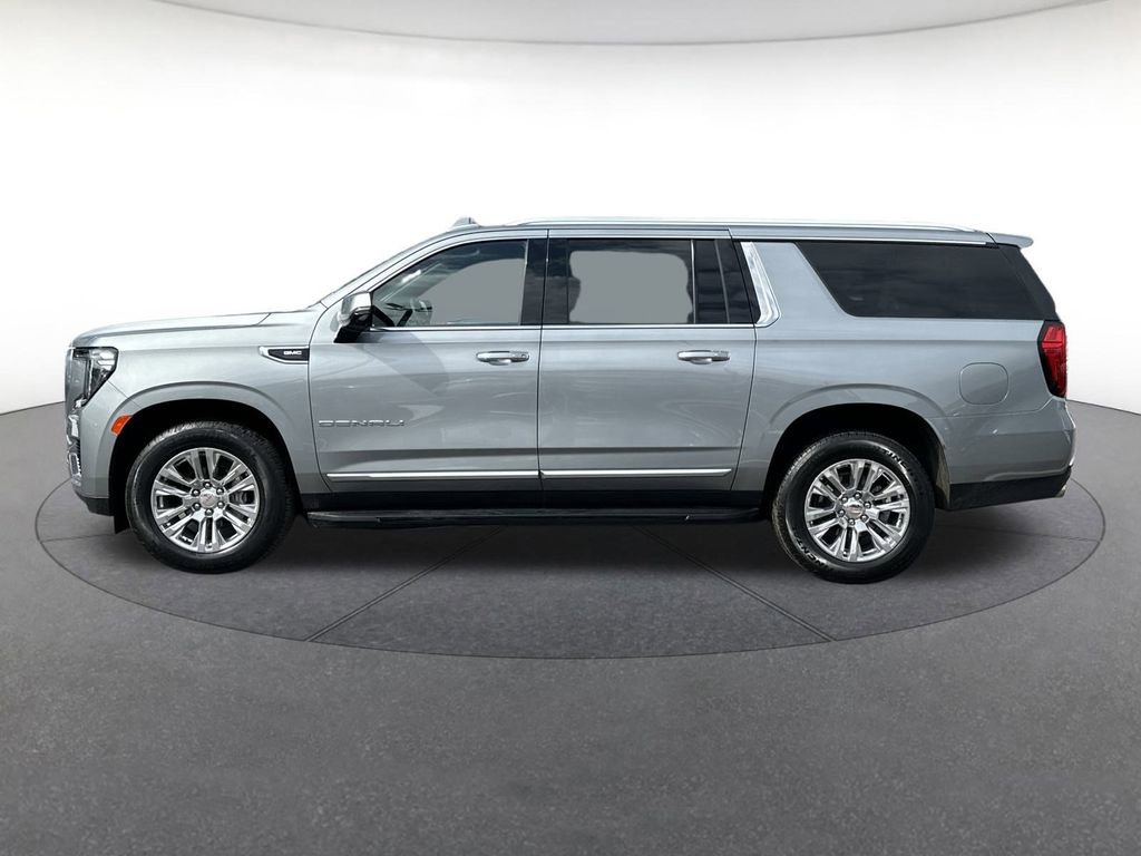 Used 2023 GMC Yukon XL Denali image 2
