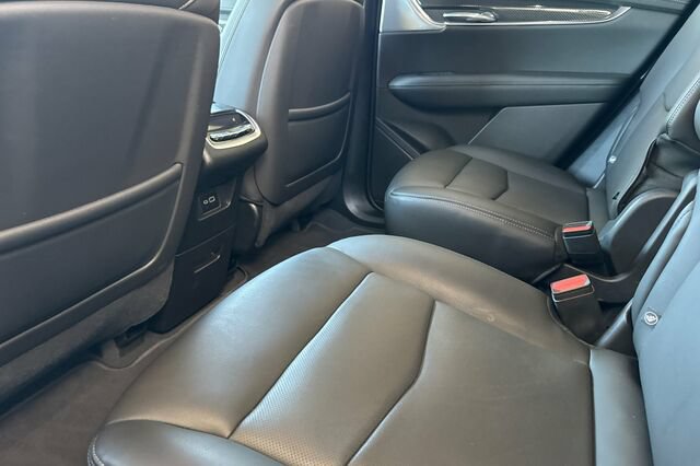 Certified 2024 Cadillac XT6 Sport w/ Technology Package AWD/4WD image 12
