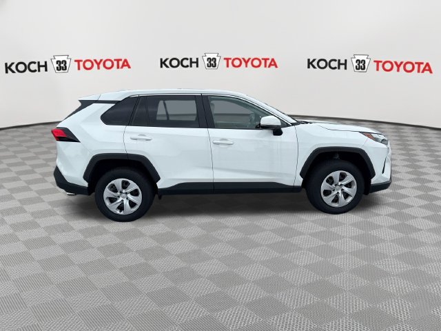 Used 2025 Toyota RAV4 LE AWD/4WD image 8